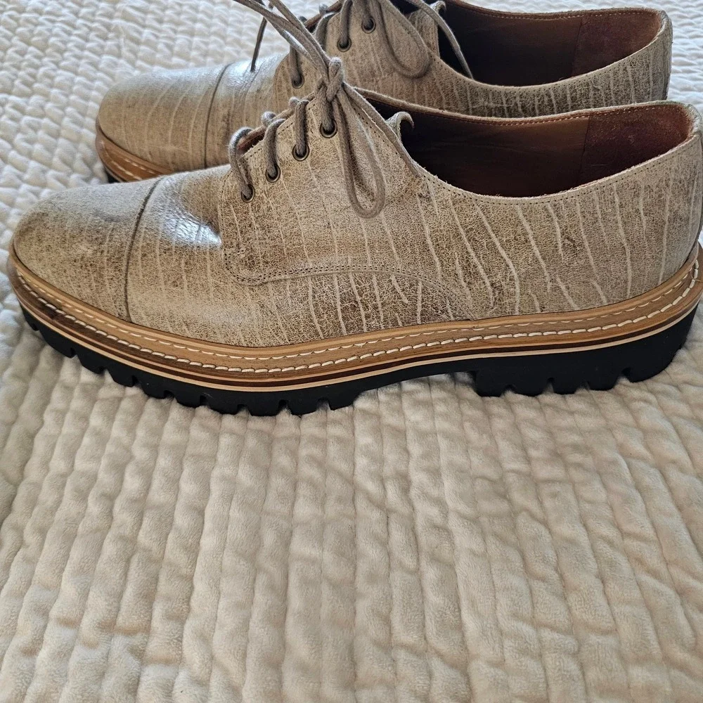 Taft‎ Textured Cream Lace-Up Oxfords